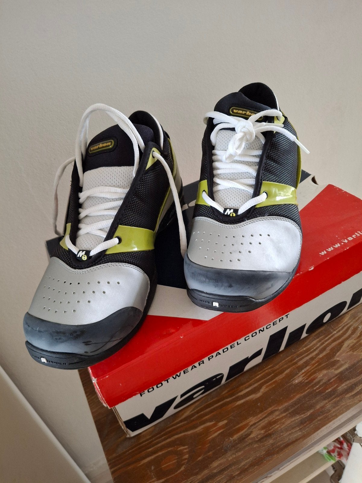 Varlion Padel Schoenen - Maat 44 2/3, Ophalen, Zwart, Nieuw, Sneakers of Gympen