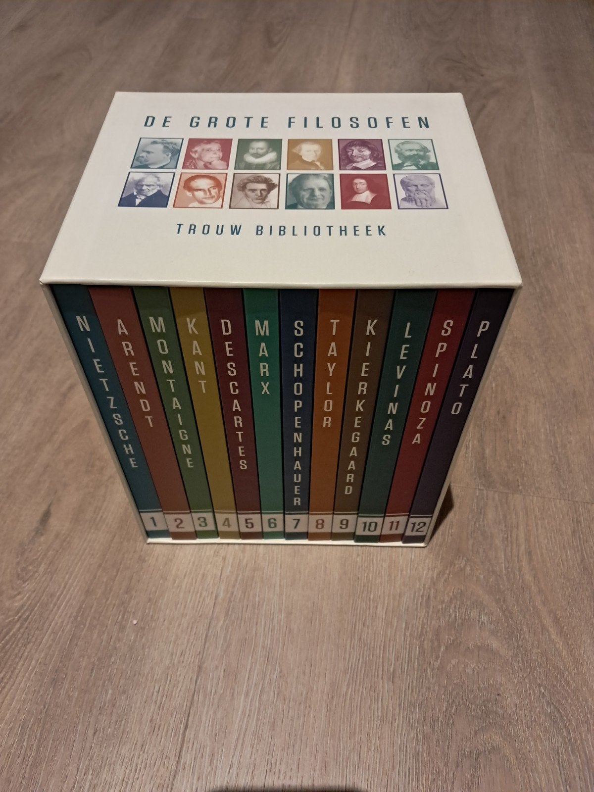 De Grote Filosofen - Trouw Bibliotheek (12 delen), Boeken, Ophalen of Verzenden, Zo goed als nieuw, Wijsbegeerte of Ethiek, Diverse filosofen