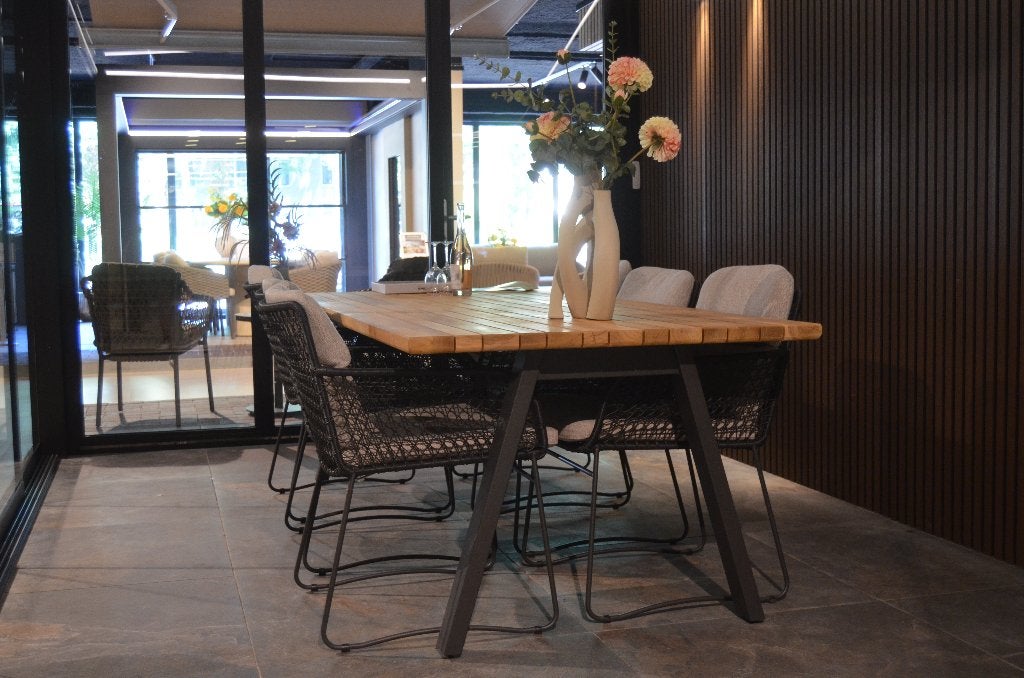 Aprilla diningset, 6 zitplaatsen, Ophalen of Verzenden, Zo goed als nieuw, Wicker
