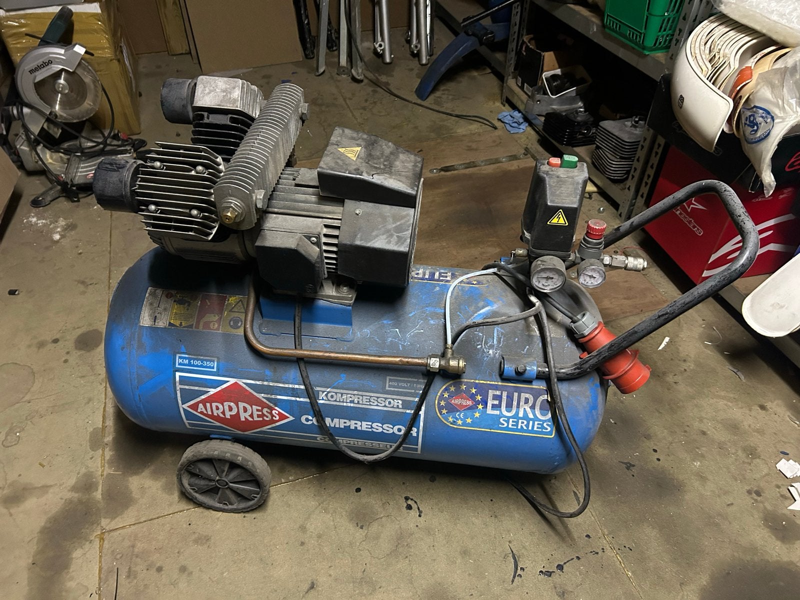 Airpress Compressor KM 100-350 - Gebruikt, Doe-het-zelf en Verbouw, Ophalen, Gebruikt, 200 tot 400 liter/min, Mobiel