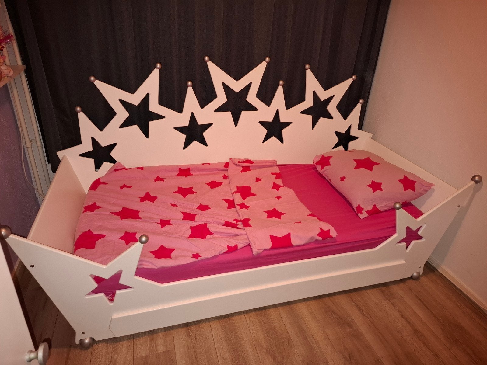 Eenpersoons kinderbed in kroonvorm met sterren, Kinderen en Baby's, 85 tot 100 cm, Gebruikt, 180 cm of meer, Ophalen