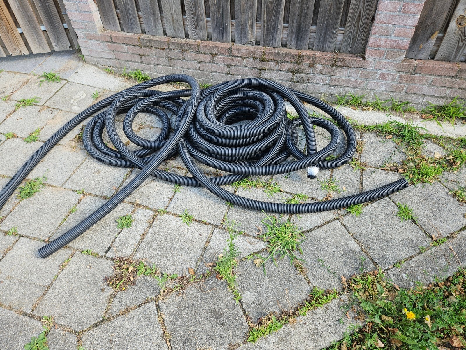 Zwarte flexibele kabelgoot - Diverse lengtes beschikbaar, Doe-het-zelf en Verbouw, Elektra en Kabels, Ophalen, Kabel of Snoer