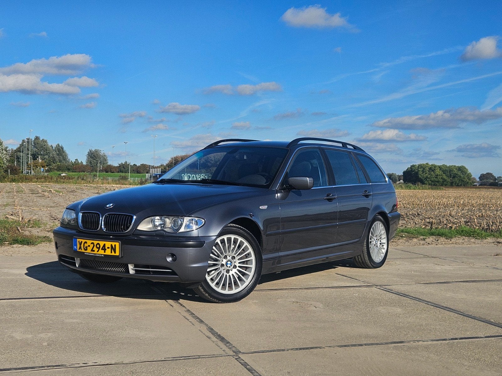BMW E46 330XI 2002 | 217.889 km | YOUNGTIMER, 1800 kg, Zwart, Stationwagon, Handgeschakeld