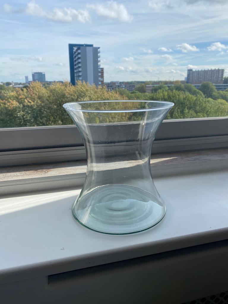 Glazen vaas - Elegant en veelzijdig, Overige kleuren, Ophalen of Verzenden, Minder dan 50 cm, Glas