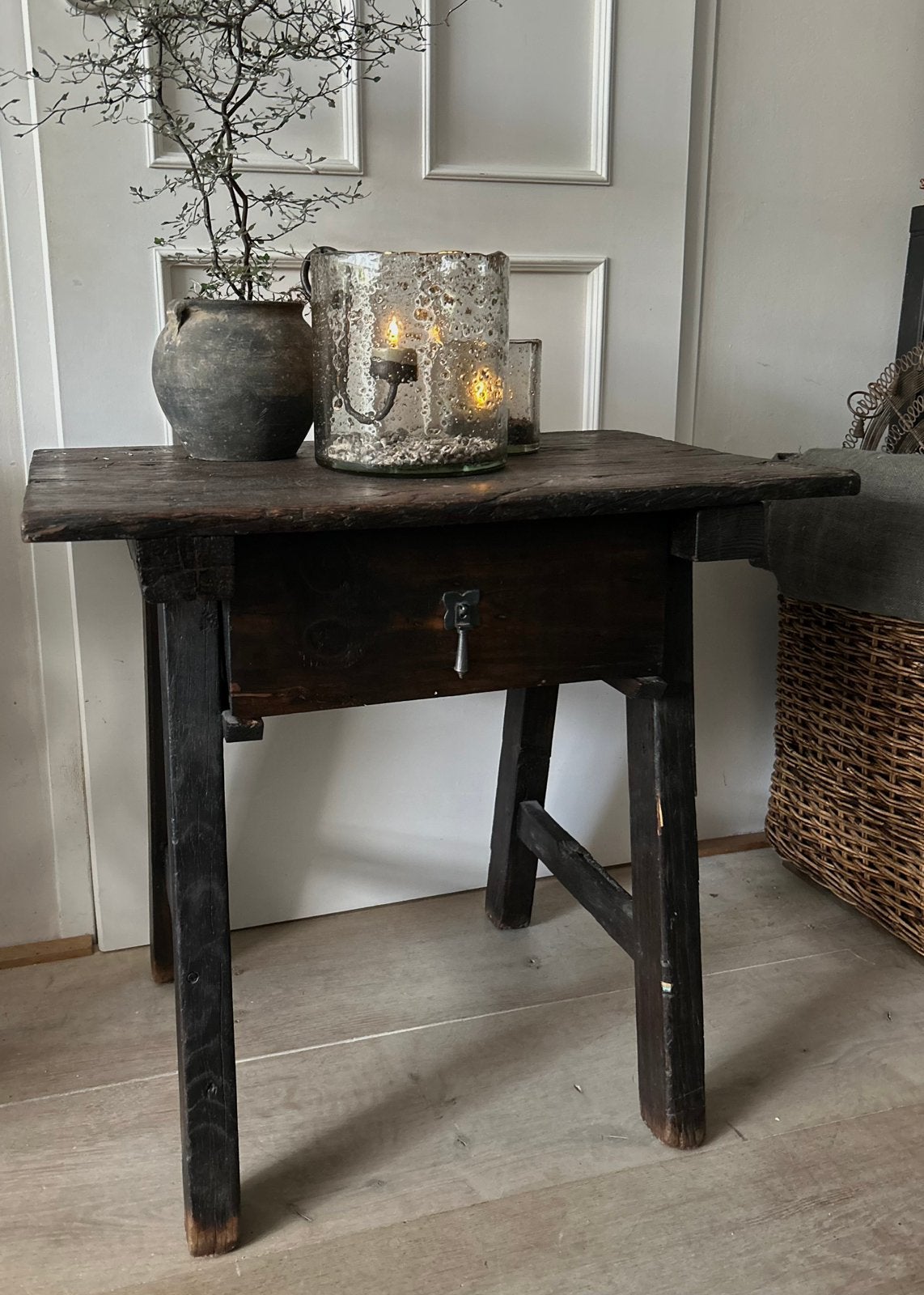 Klein oud betaaltafeltje bijzettafel sober sleets imperfect, Ophalen