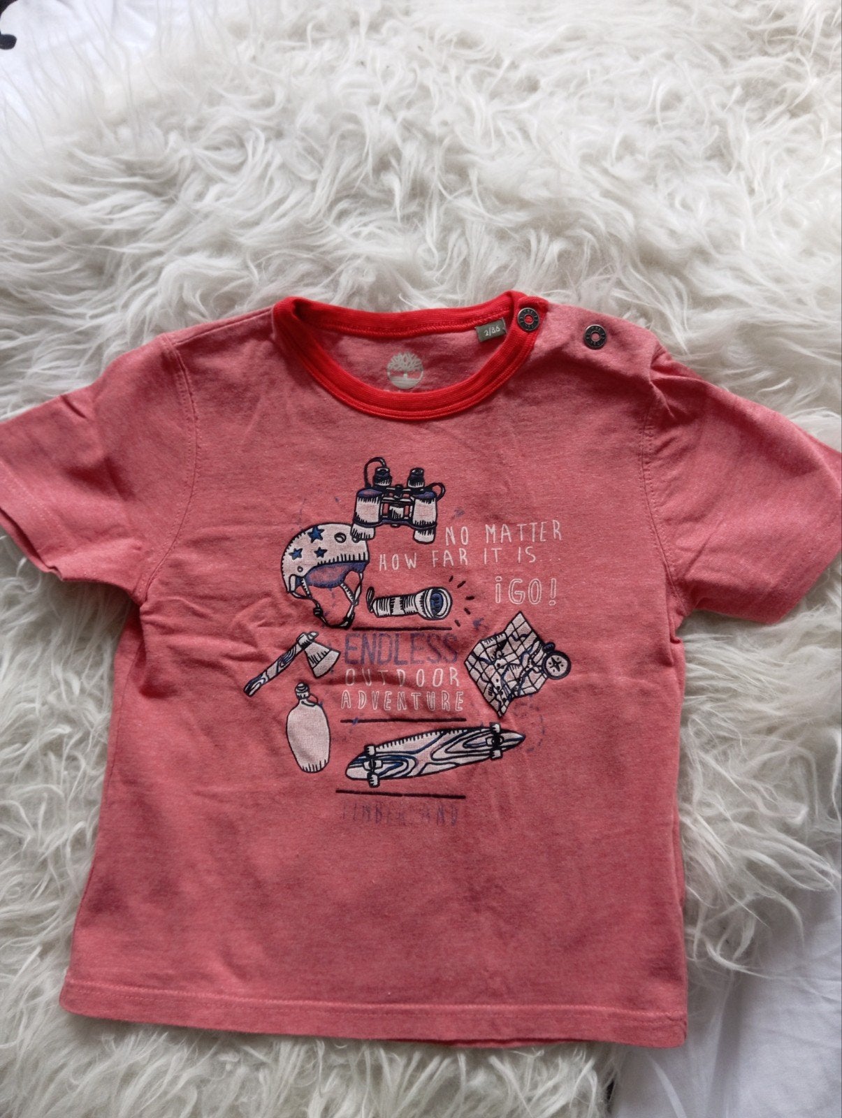 Leuk rood T-shirt van Timberland in maat 86, Kinderen en Baby's, Babykleding | Maat 86, Timberland, Ophalen of Verzenden, Zo goed als nieuw