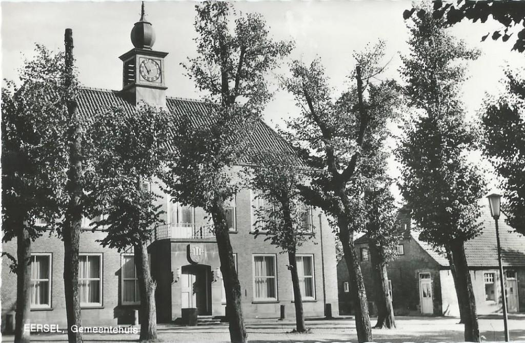 Ansichtkaart EERSEL  Gemeentehuis, Verzenden, 1960 tot 1980, Ongelopen, Noord-Brabant