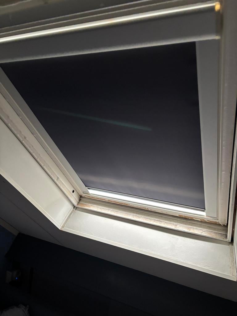 Dakraam verduisterend rolgordijn, Ophalen, Gebruikt, Blauw, 50 tot 100 cm