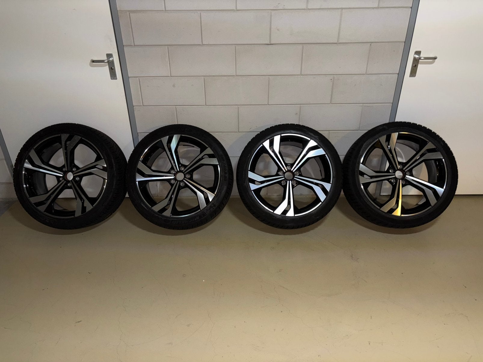 20 inch audi velgensetje met banden, Ophalen, Audi