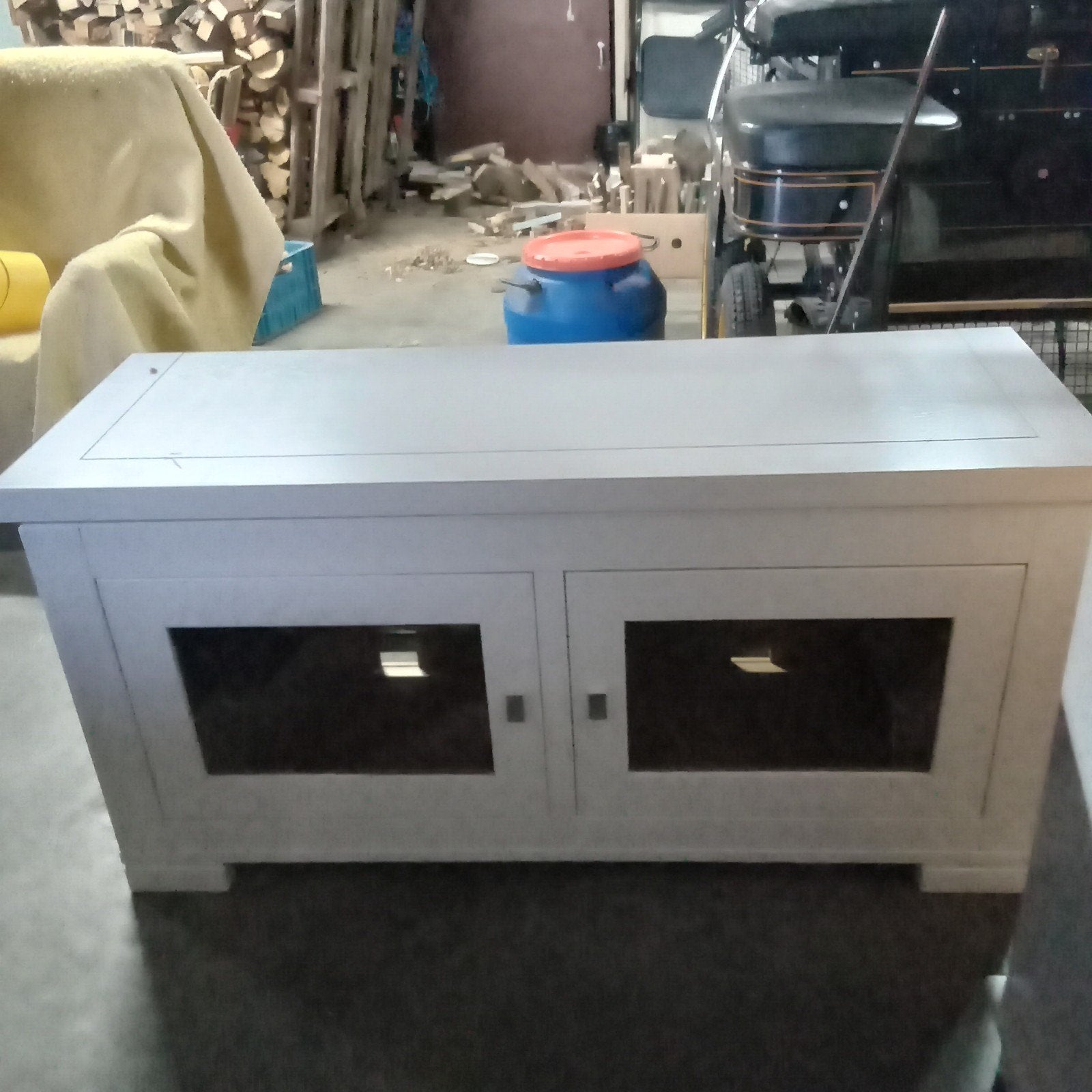 2 kastjes. 1 is 130br x 46d x 66 hoog ander 73br x 40d x160h, Ophalen
