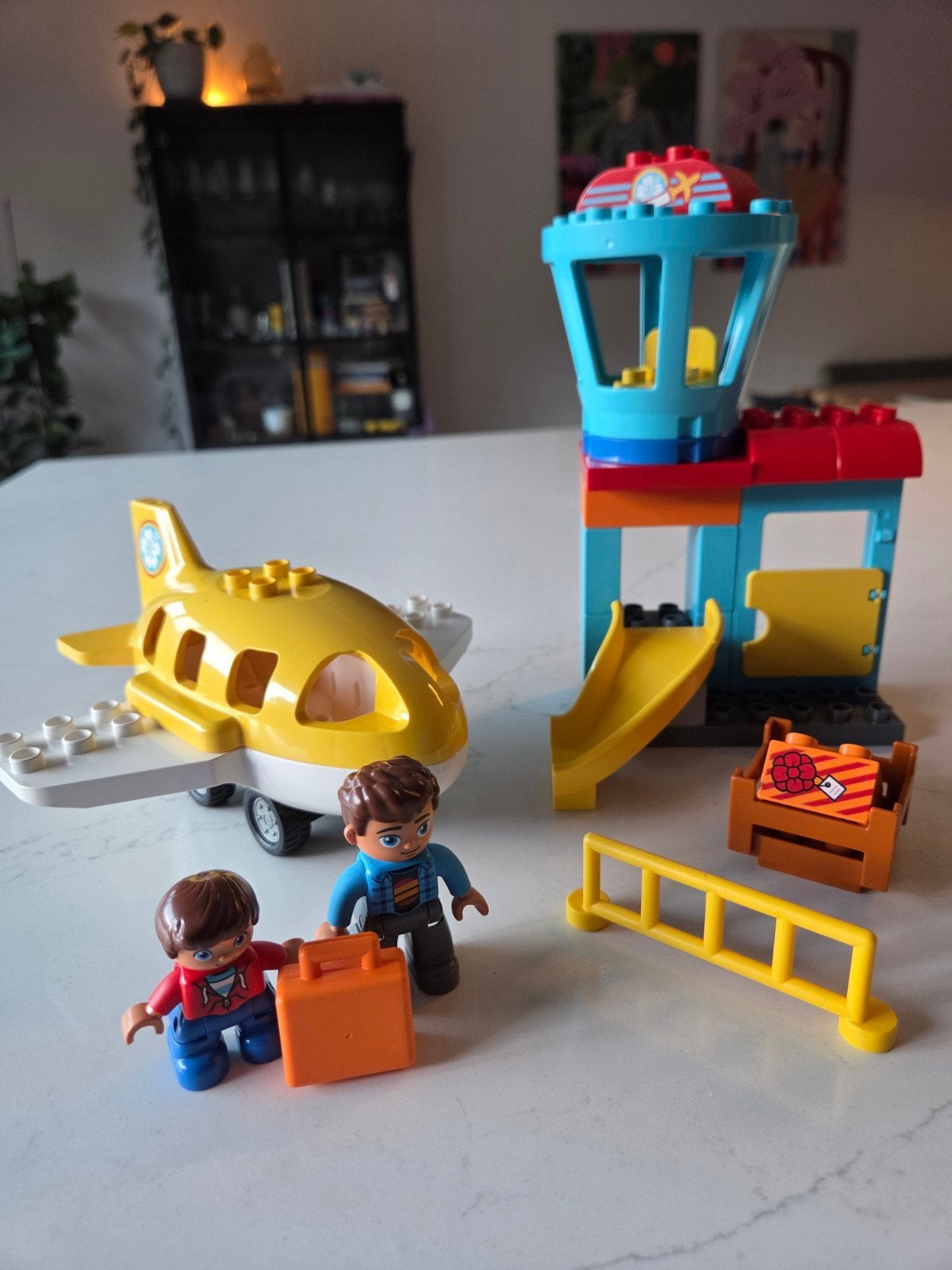 Lego Duplo 10871 Vliegveld met vliegtuig en figuren, Overige thema's, Ophalen of Verzenden, Zo goed als nieuw, Duplo