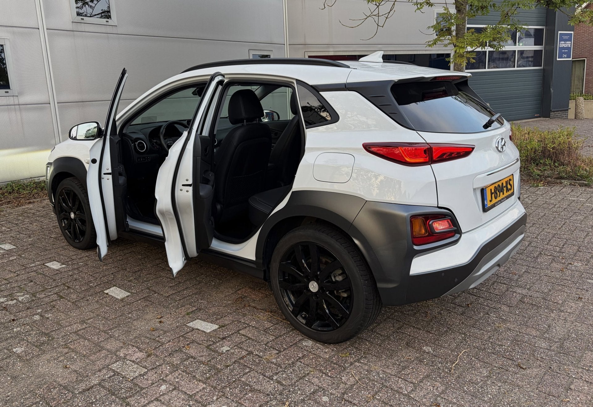 Foto 17 van Hyundai Kona 1.6 GDI HEV Premium