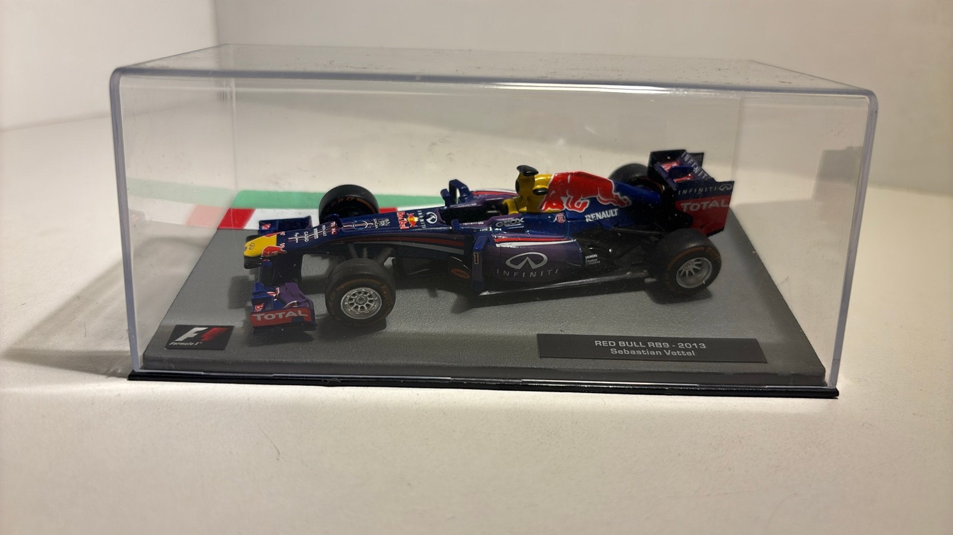 F1 red bull rb9 Sebastian vettel 2013 atlas 1.43, Ophalen of Verzenden, A, A, A