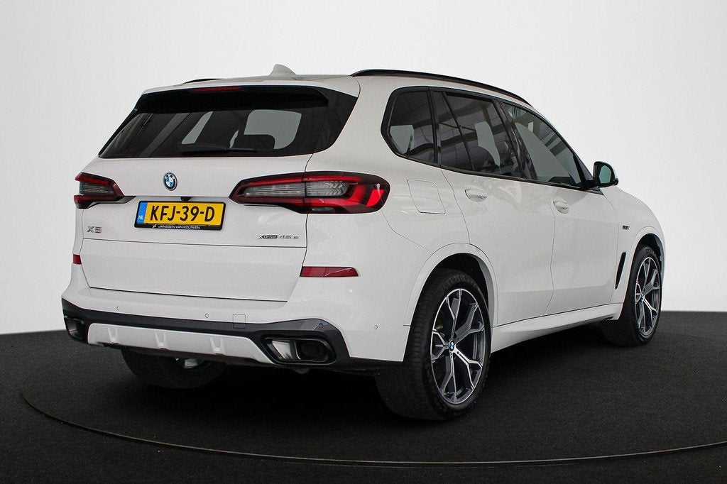 BMW X5 xDrive45e M Sport Panoramadak Keyless Trekhaak 360 Ca, Auto's, BMW, Gebruikt, 394 pk, Wit, Plug-in hybride