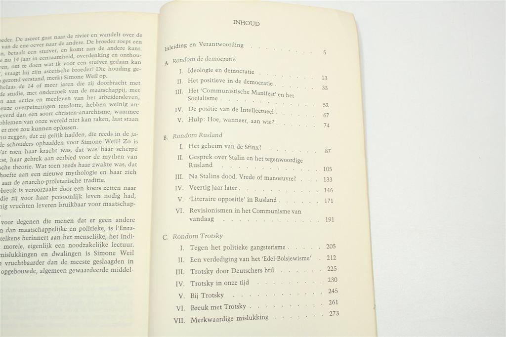 Beweringen en Bewijzen — De Kadt, Trotsky, Stoa 1965, Boeken, Ophalen of Verzenden, Gelezen