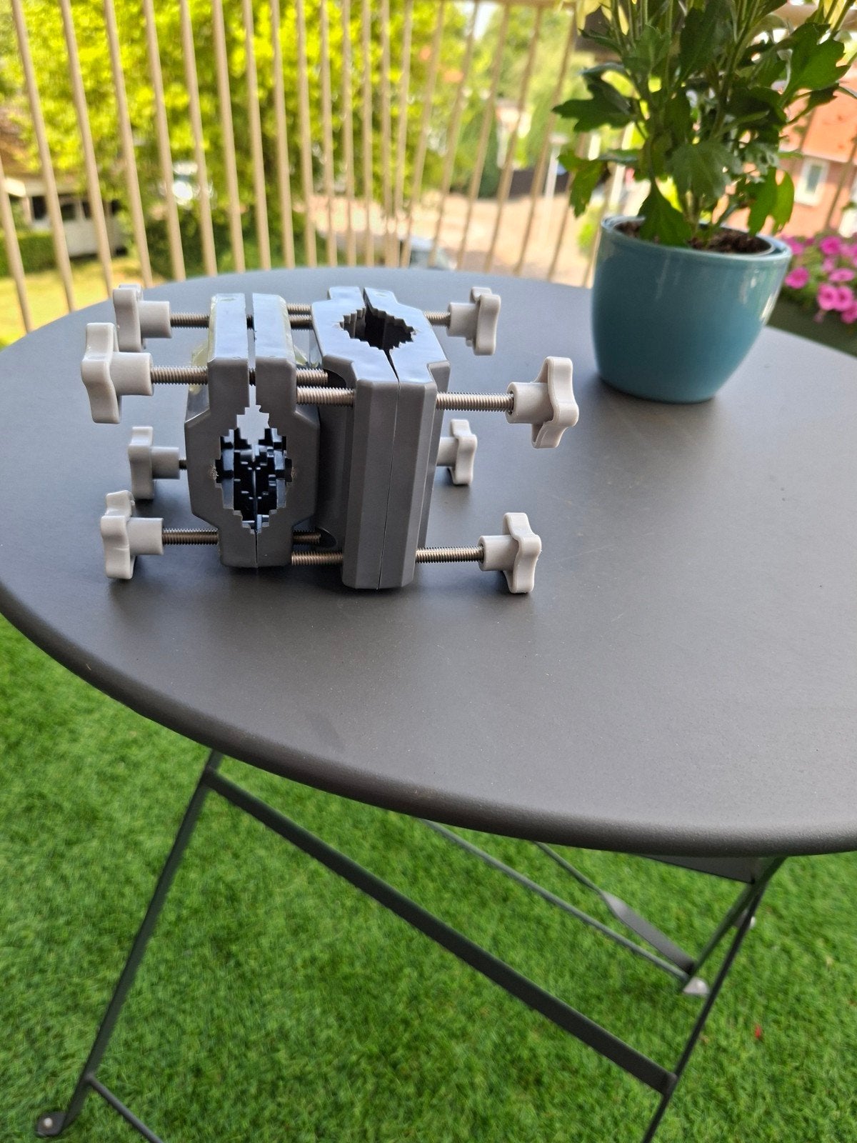 Te koop parasolklem  voor balcon merk Kesser, Ophalen of Verzenden, Minder dan 1 meter, Parasolvoet