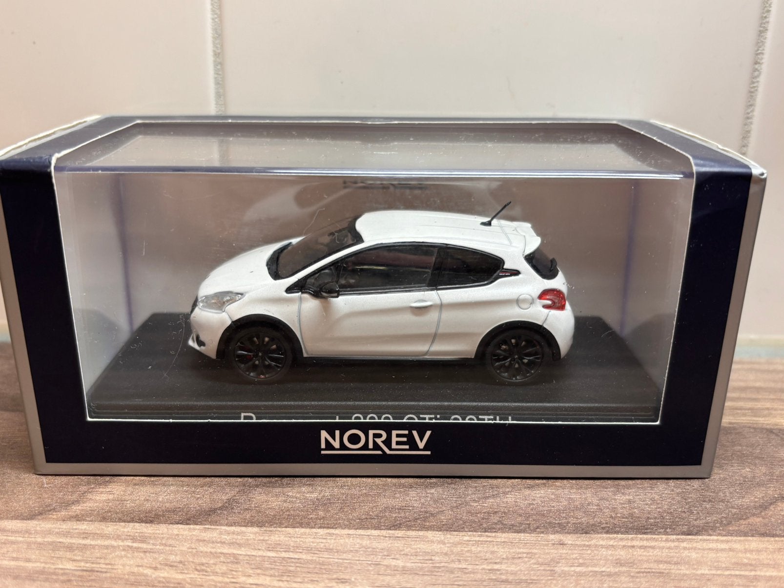 Peugeot 208 GTi 30TH 2014 Pearl White Norev 1:43, Ophalen of Verzenden, Nieuw, Auto, Norev