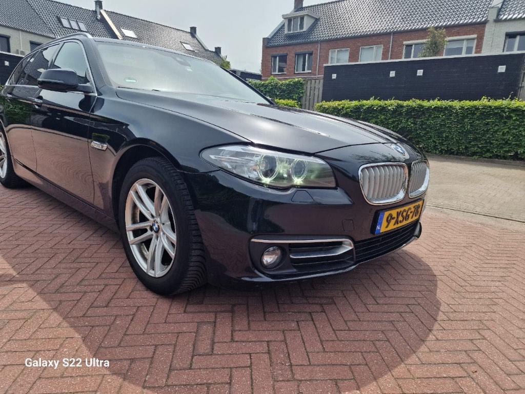 BMW 5-Serie 2.0 520I AUT 184 PK Sedan 2013 Zwart, Auto's, Bluetooth, Beige, 4 cilinders, 2000 kg