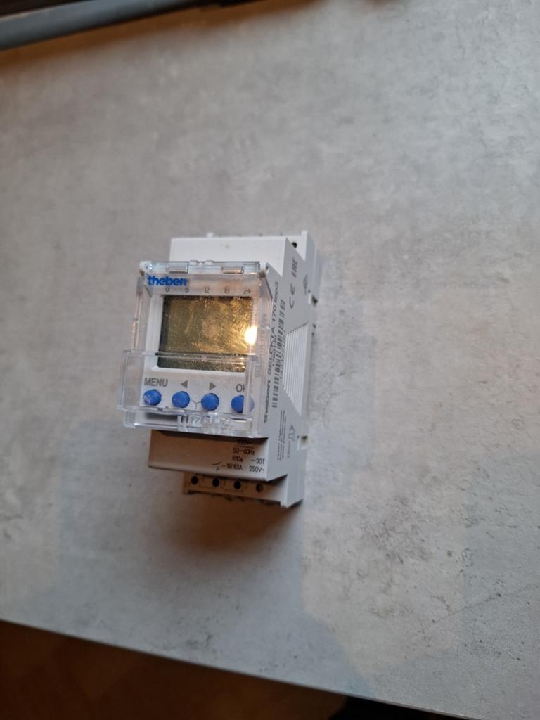 Theben selekta 170 top3 Digitale Schakelklok DIN-rail, Ophalen of Verzenden, Zo goed als nieuw