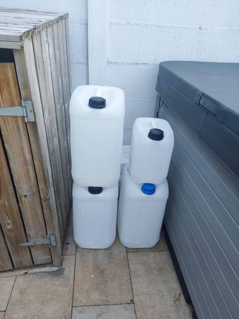 Jerrycan smetteloos schoon, Ophalen