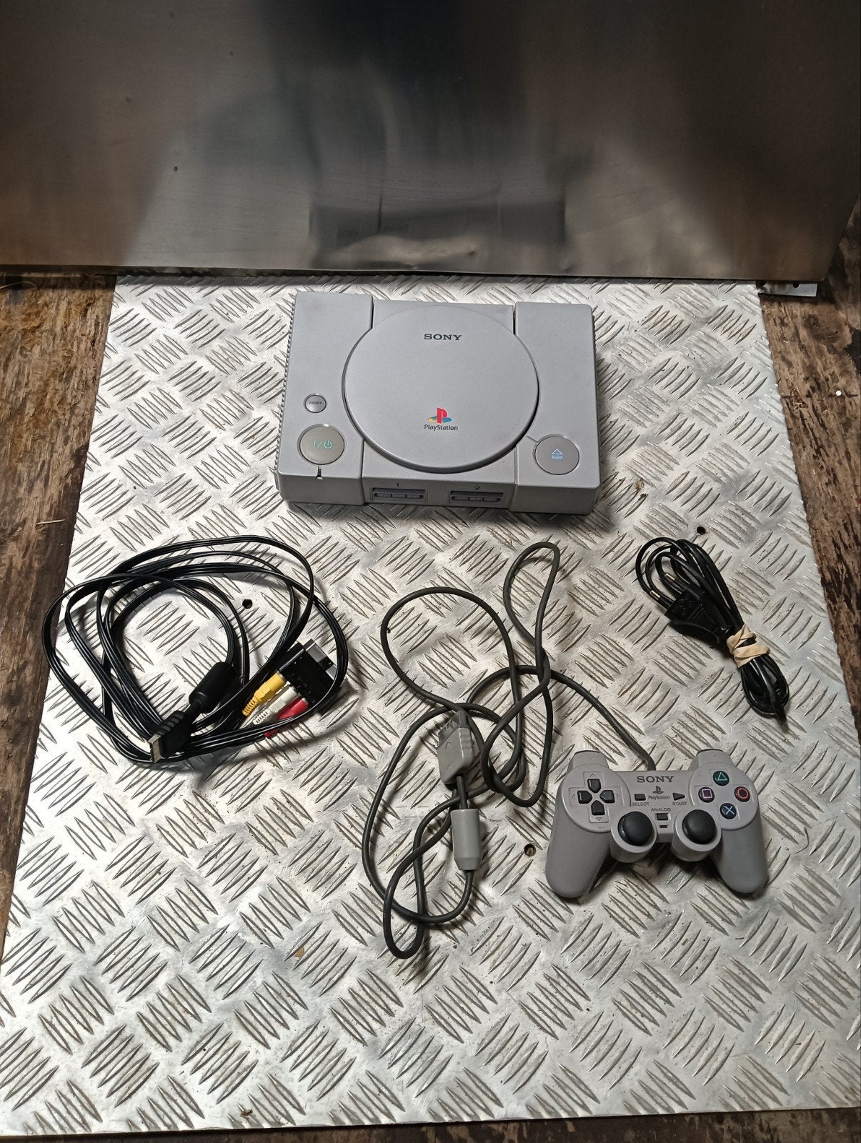goedwerkende PlayStation 1, Spelcomputers en Games, Ophalen of Verzenden, Gebruikt