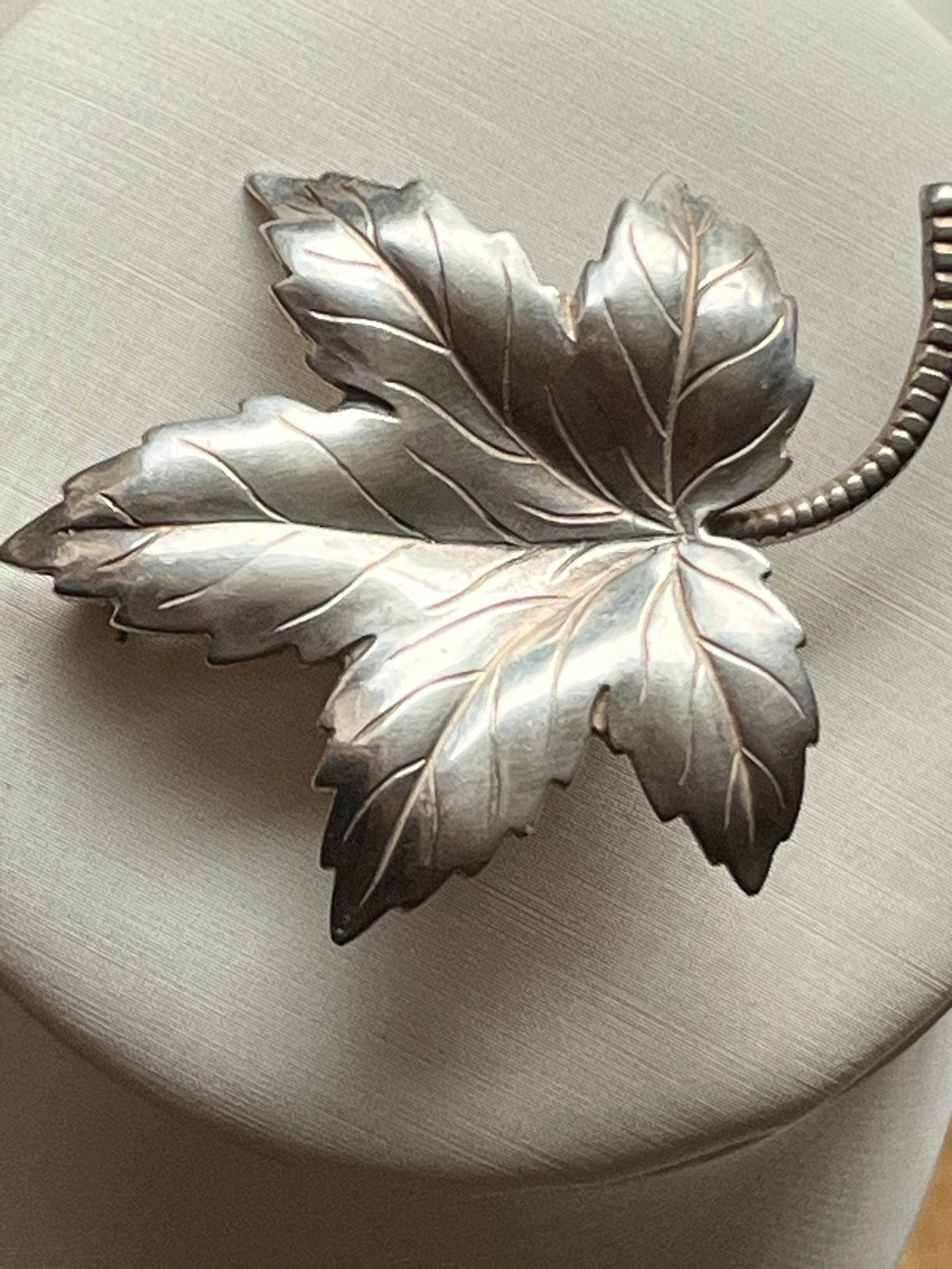 Scandinavische Zilveren Broche Esdoornblad, Verzenden, Zo goed als nieuw, 4 tot 7 cm, Zilver