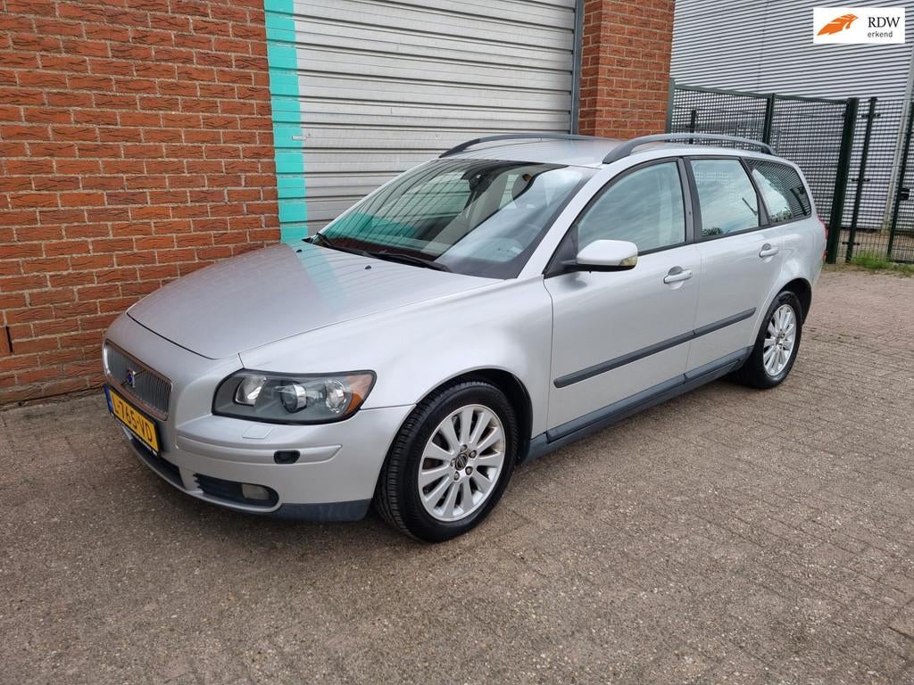 Volvo V50 2.5 T5 Kinetic 220pk 6-Bak Xenon Clima! Bj:2004, Auto's, Volvo, Voorwielaandrijving, Gebruikt, 700 kg, 2521 cc