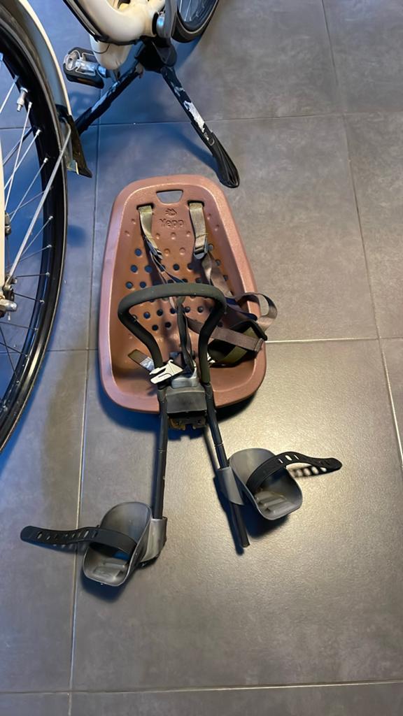 Jepp fietsstoeltje voorop - donkerbruin met stuurtje, Fietsen en Brommers, Fietsaccessoires | Fietsstoeltjes, Gebruikt, Voorzitje