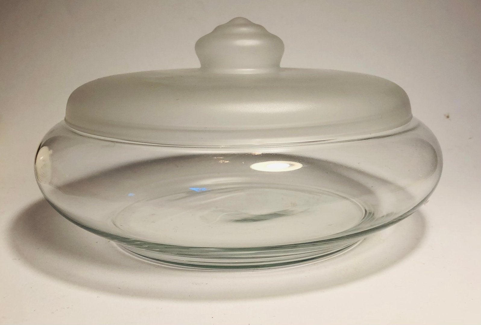 Glazen schaal met matte deksel, vintage, Royal Leerdam, Huis en Inrichting, Ophalen of Verzenden, Rond, Glas