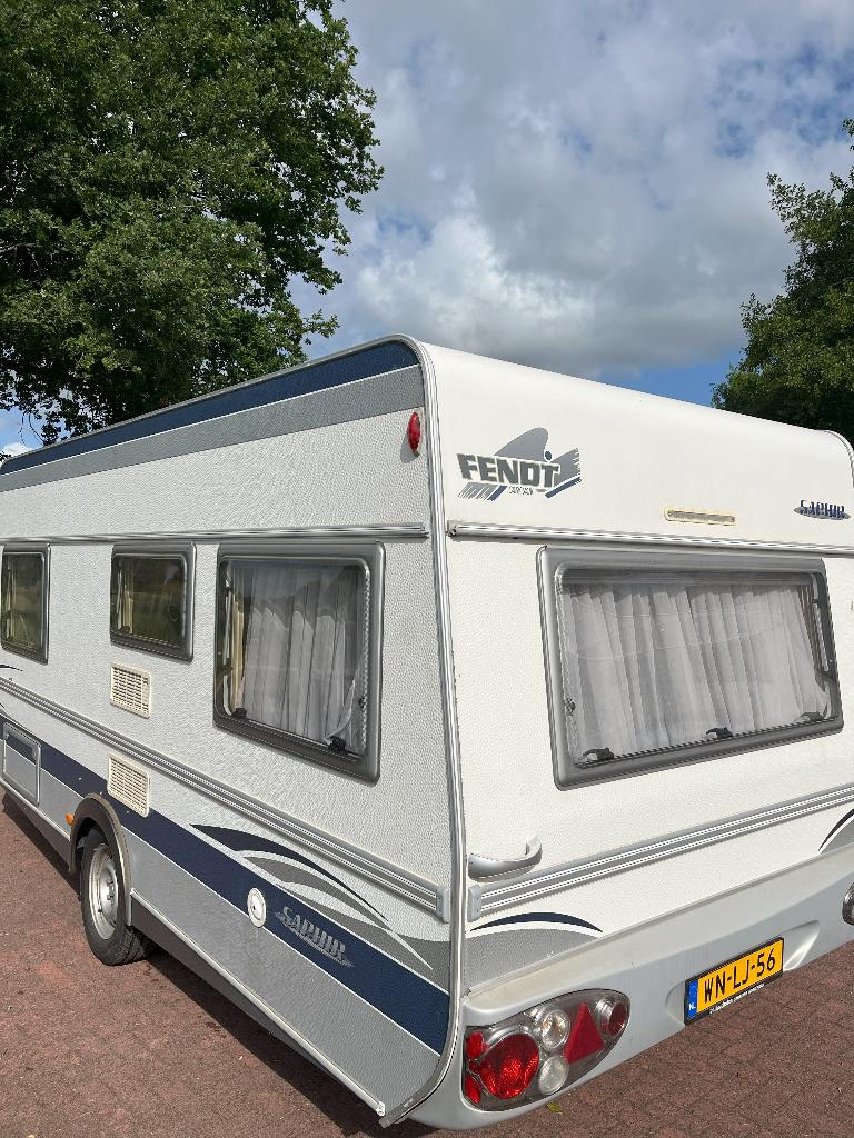 Mooie Fendt Saphir 470 TFB Frans lengtebed, Caravans en Kamperen, Caravans, Schokbreker, Bedrijf, Tot en met 4, 1000 - 1250 kg