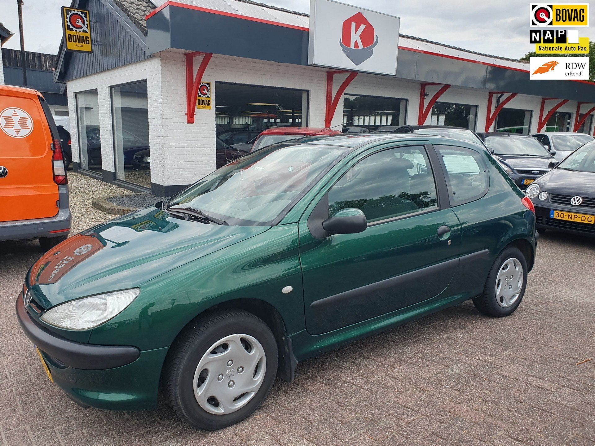 Peugeot 206 1.4 XT AUTOMAAT 93941 KM NIEUWE APK, Auto's, Peugeot, Bedrijf, 75 pk, 1100 kg, Onderhoudsboekje