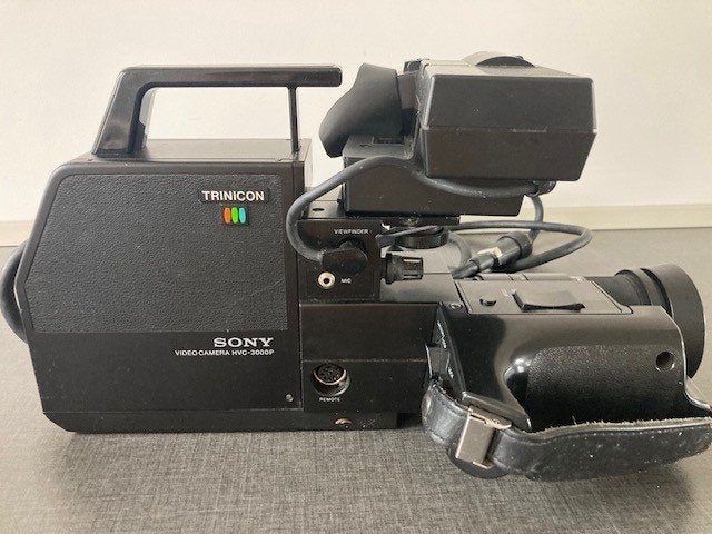 SONY FILMCAMERA TRINICON HVC 3000P, Ophalen of Verzenden, Hi 8