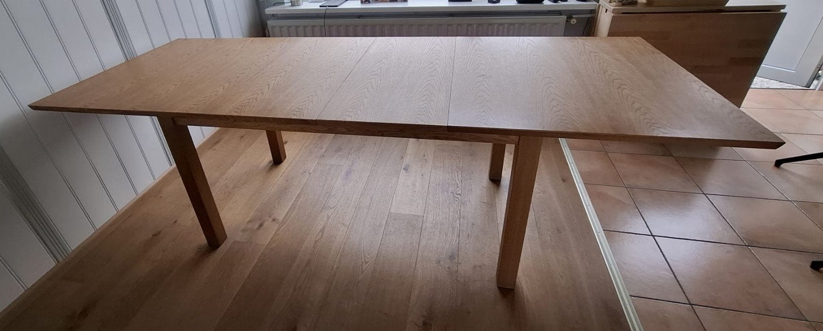 Foto 3 van Licht eiken eettafel met inlegplanken (160-240 cm)
