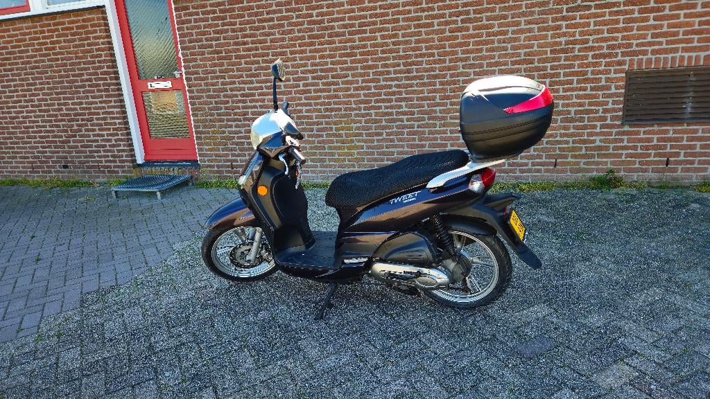 Scooter Peugeot Tweet 2015 50, Fietsen en Brommers, Scooters | Peugeot, Gebruikt, Overige modellen, Maximaal 45 km/u, Ophalen of Verzenden