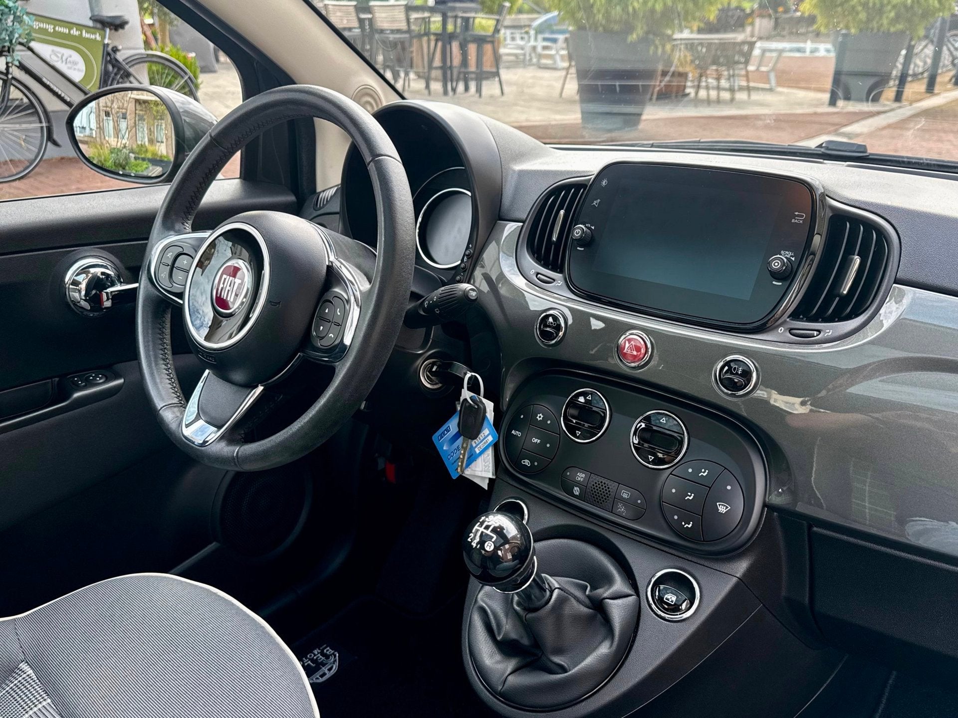 Fiat 500 0.9 TwinAir Lounge | RIJKLAARPRIJS | Apple CarPlay, Voorwielaandrijving, Dealer onderhouden, Gebruikt, 905 kg