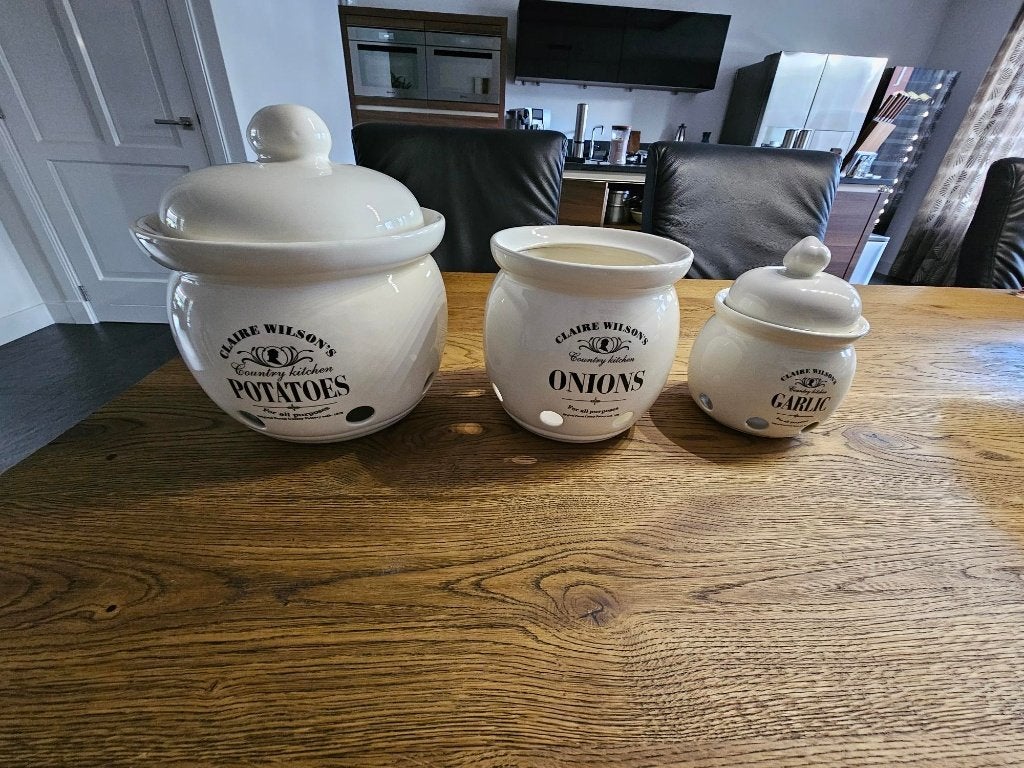 Claire Wilson's Aardappel, Uien en Knoflookpot, Ophalen, Zo goed als nieuw