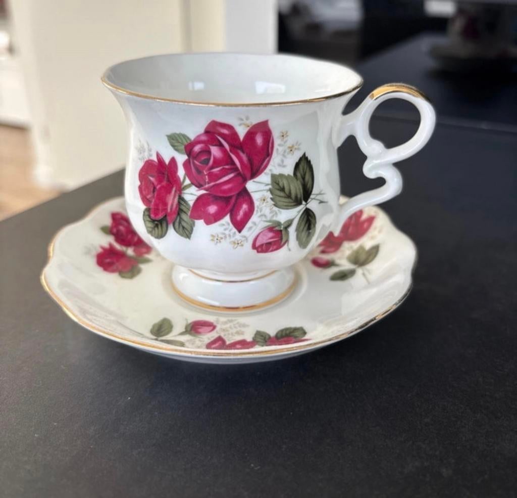 Royal Ascot Wild Rose Theekopje en Schotel - Fine Bone China, Antiek en Kunst, Ophalen of Verzenden