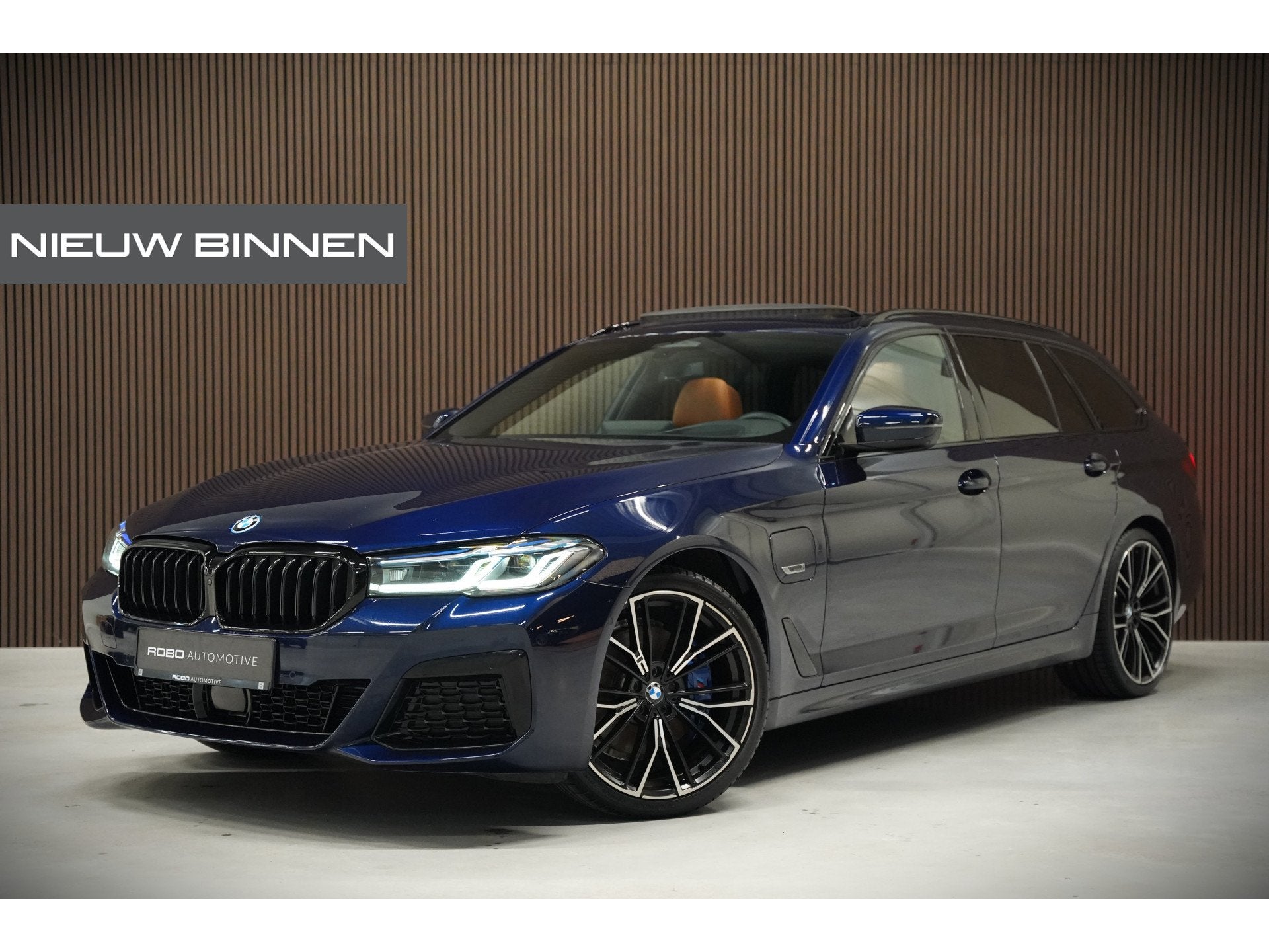 BMW 5 Serie Touring 530e xDrive Business Edition Plus M Spor, Auto's, 1998 cc, 1935 kg, Gebruikt, Euro 6