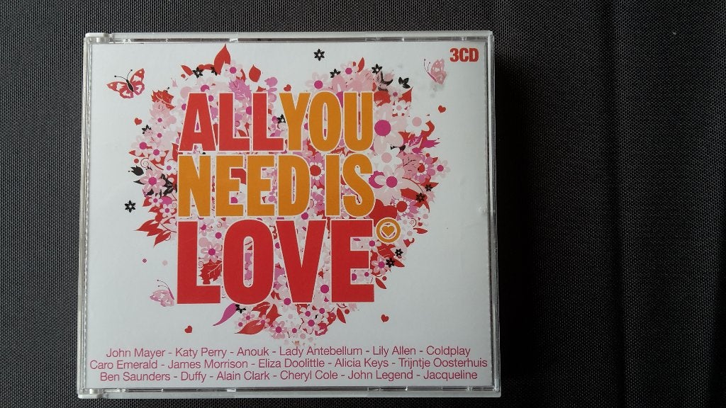 CD box All you need is love, Ophalen of Verzenden, Zo goed als nieuw, Pop, Boxset