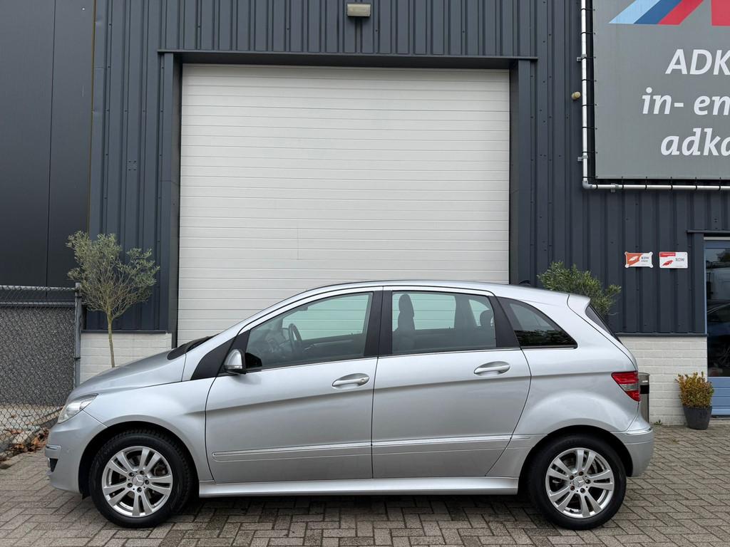 Mercedes-Benz B-klasse 200 AUTOMAAT/STOELVERW/TREKHAAK/PDC/M, Auto's, Mercedes-Benz, Gebruikt, Zwart, 4 cilinders, 1290 kg