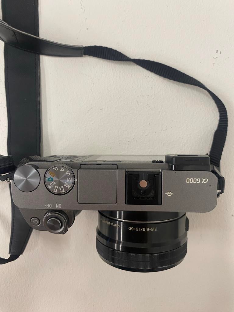 Sony Alpha A6000 Systeemcamera met E PZ 16-50mm OSS Lens, Audio, Tv en Foto, Fotocamera's Digitaal, Zo goed als nieuw, Compact