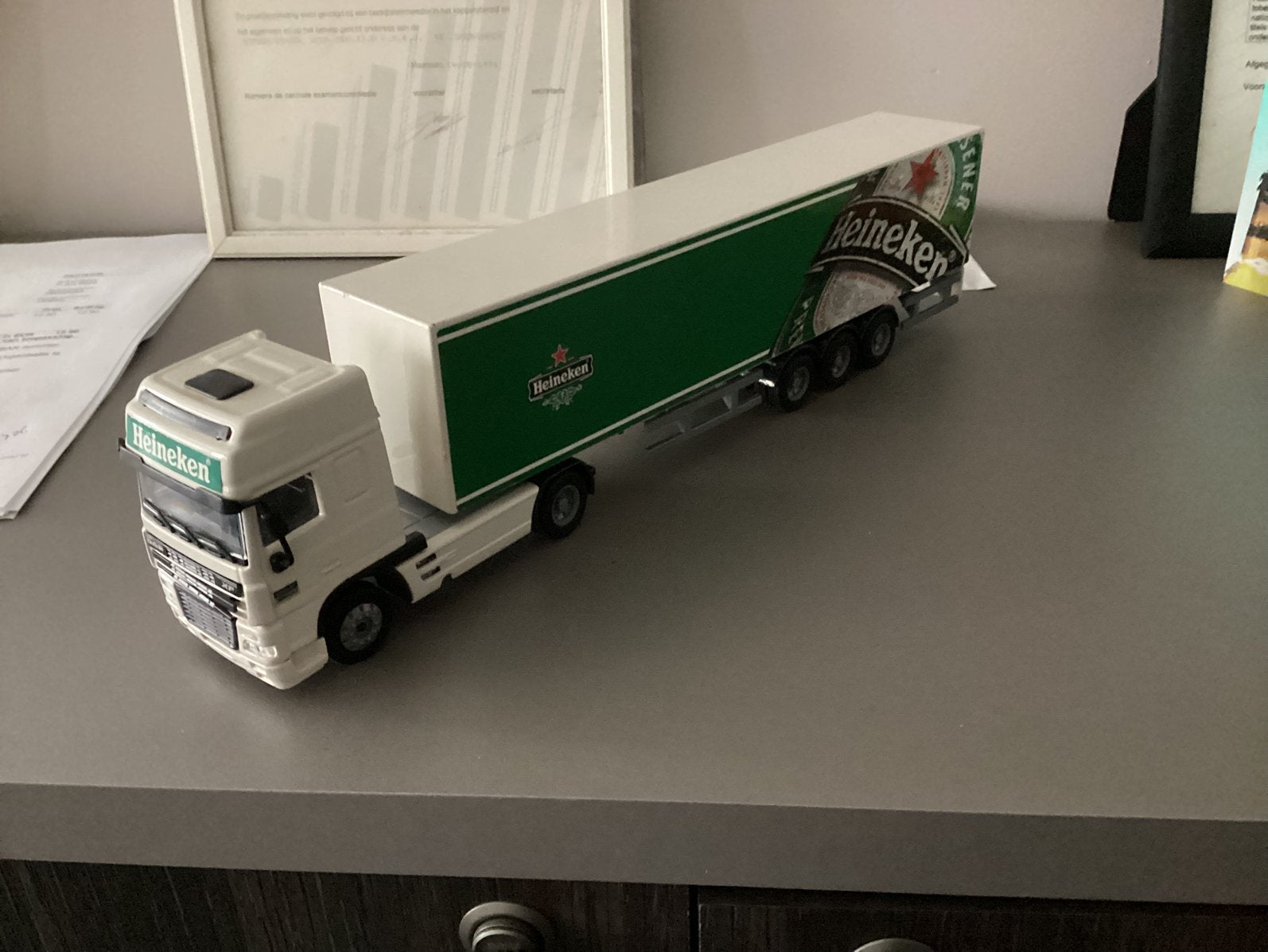 Heineken DAF XF met trailer, Hobby en Vrije tijd, Ophalen of Verzenden, Zo goed als nieuw, Bus of Vrachtwagen, Lion Toys