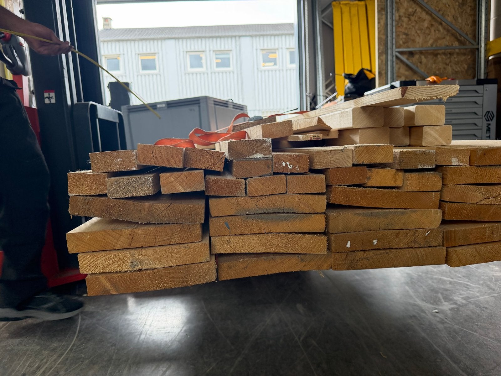 Steigerhout planken, 17 stuks van 250cm en diverse gezaagde, Ophalen, Gebruikt, 25 tot 50 mm, 200 tot 250 cm