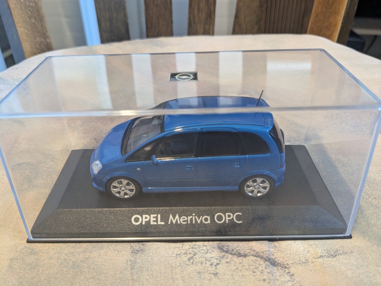 Opel Meriva OPC schaalmodel in vitrine, Ophalen of Verzenden