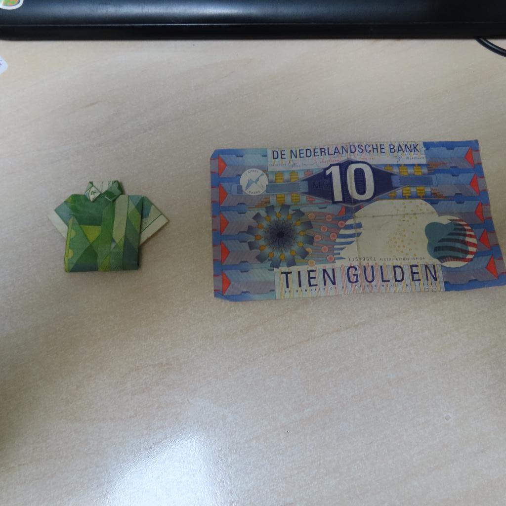 bankbiljetten 2,5 en  5 en 10 gulden verschillende jaren, Verzenden, Overige landen