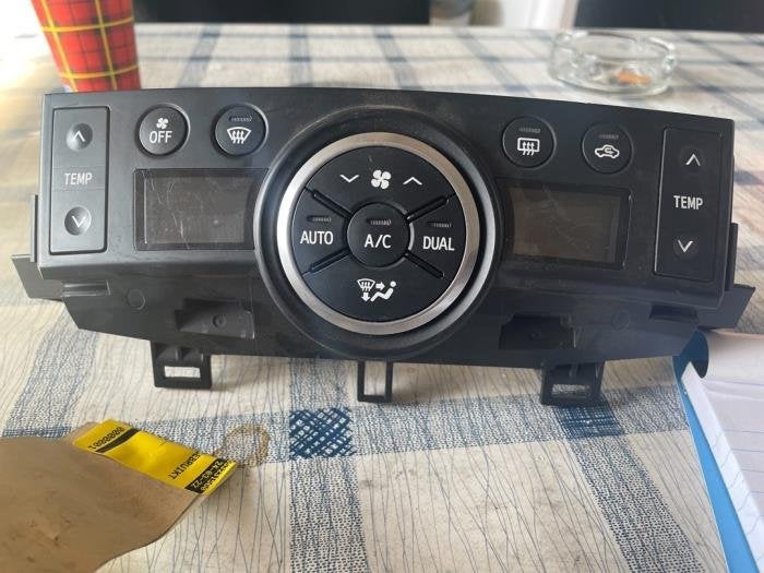 Kachel Bedieningspaneel van een Toyota Verso, Gebruikt, -, -, Toyota