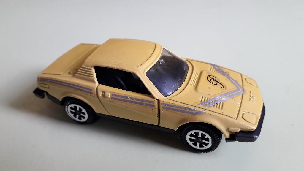 Triumph TR7 van Purdey uit de Wrekers, Dinky Toys., Ophalen of Verzenden, Gebruikt, Auto, Dinky Toys