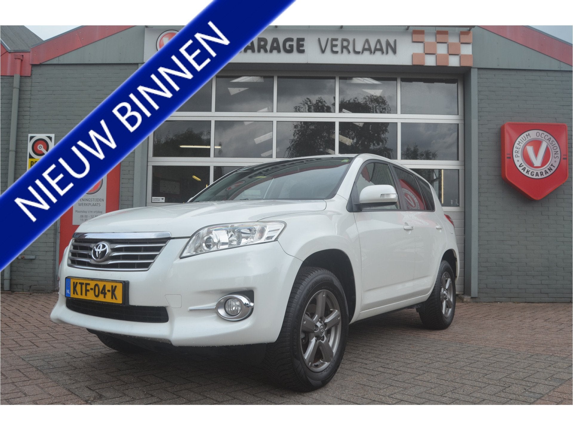Toyota RAV4 2.0 VVTi Executive Business 12 mnd. gar., Gebruikt, 4 cilinders, 1505 kg, Wit