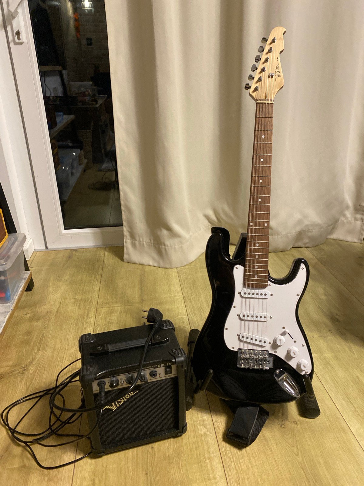 Vision elektrische gitaar + versterker + gitaarstandaard, Ophalen of Verzenden, Zo goed als nieuw, Solid body, Overige merken