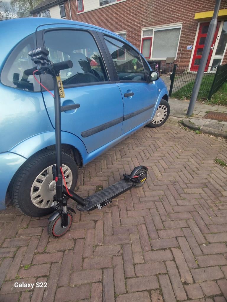 Tuya E-step met verstraler lamp, Fietsen en Brommers, Steps, Ophalen of Verzenden